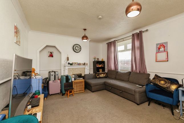 Stockwood Crescent, Knowle, Bristol photo 4