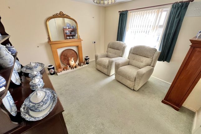 8, Brooking Way, Saltash photo 4