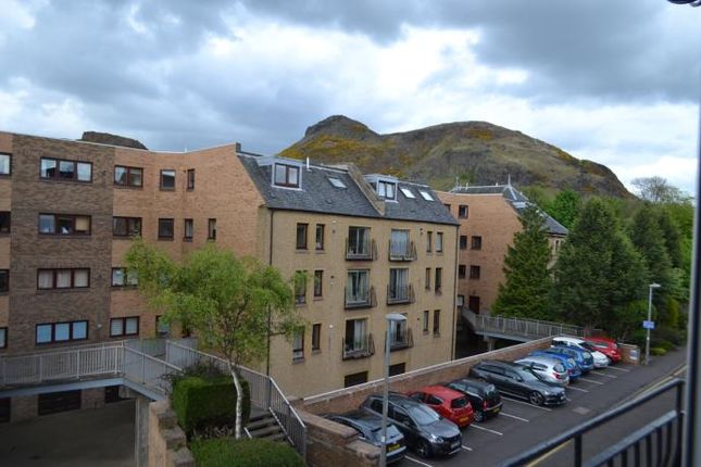 Thumbnail Flat to rent in East Parkside, Edinburgh