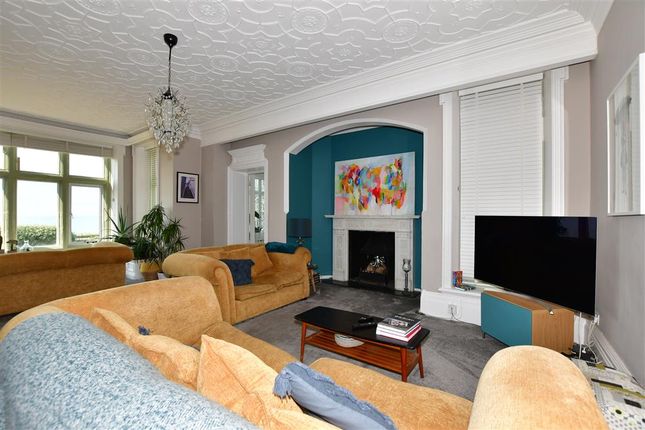 Flat for sale in Earls Avenue, Folkestone, Kent