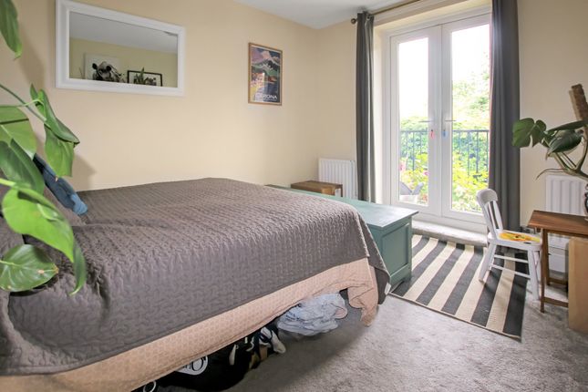 29, Park Lawn, Slough photo 3
