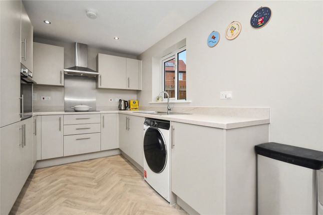 8, Rutland Way, Leeds photo 4