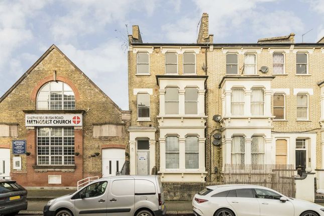 Thumbnail Property for sale in Lakeside Road, London