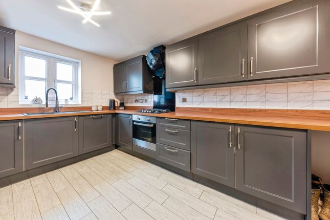 10, Flaxley Lane, Newark photo 2