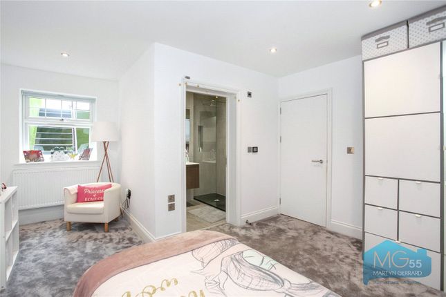 Flat to rent in Colney Hatch Lane, Muswell Hill, London