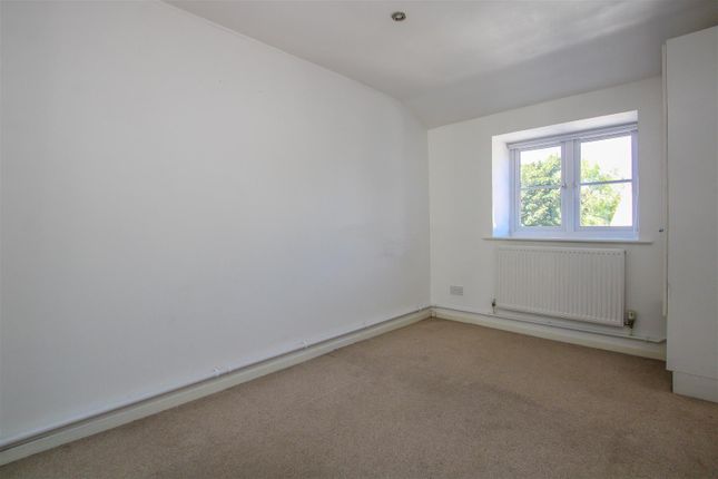 Flat for sale in Gresham Close, Brentwood