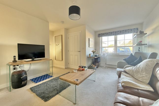 68, Loveridge Drive, Exeter photo 3