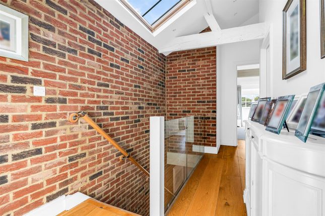 3, Holly Hall Court, Welwyn photo 4
