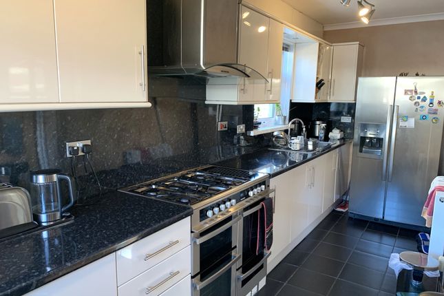 60, Avondale Crescent, Cardiff photo 3