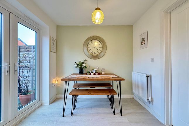 21 Dakota Drive, Wantage photo 2
