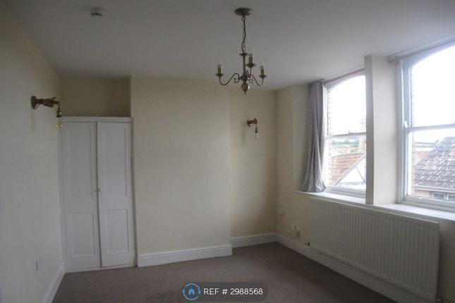 2-bed flat on Flat One, Bristol House Court Barton, Ilminster, £950/mo