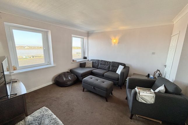 Flat 10, Wyre View, Fleetwood photo 2