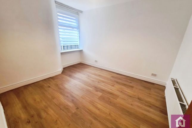 10, Filey Road, Greater Manchester photo 4