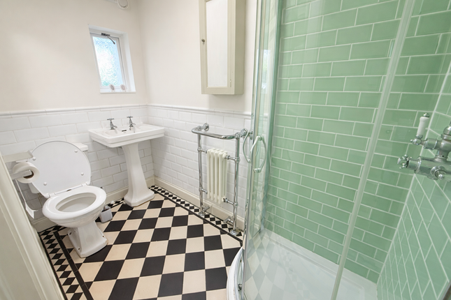 27, Stanley Road , Teddington  photo 4