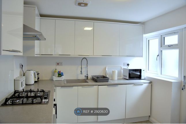 3-bed house on Lindrick Drive, Leicester, £2,650/mo