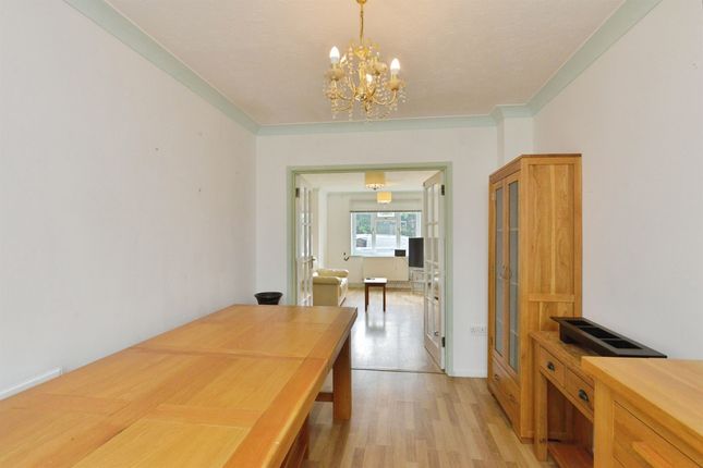 6, Chalfont Close, Milton Keynes photo 4