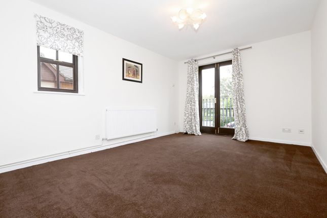 Thumbnail Flat to rent in Moriatry Close, London