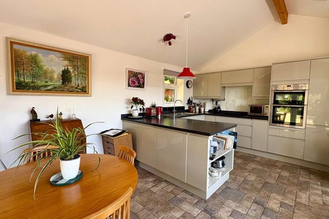 8, Raleigh Road, Devon photo 3
