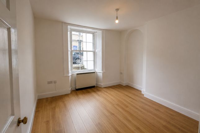Flat 1, 7 Lower Bore Street, Bodmin photo 4