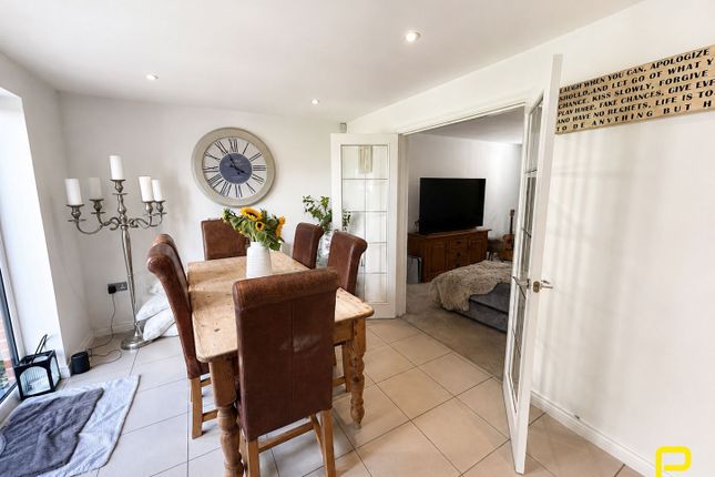 68, Darsley Gardens, Newcastle upon Tyne photo 4