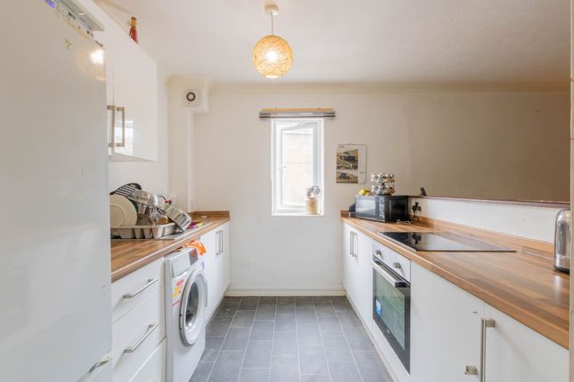 Flat 7, Bay View Court Stour Road, Harwich photo 2