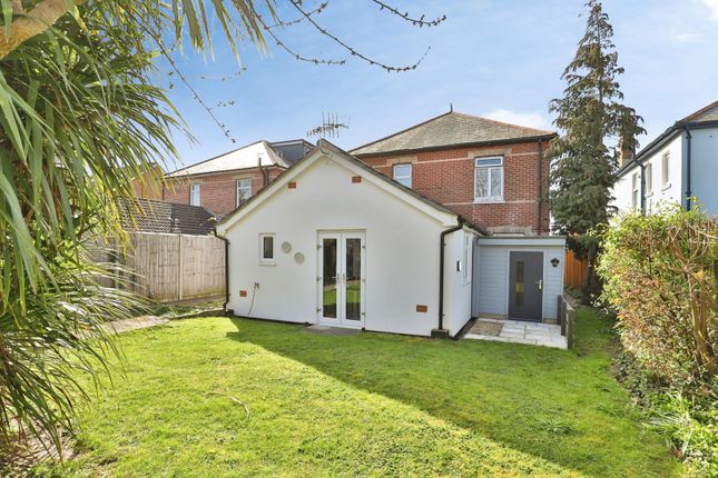 Flat 4, St. Martins Court, 83, Richmond Wood Road, Dorset photo 2