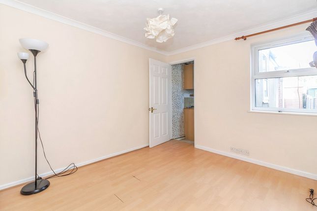 77 Foxhill Road, Reading photo 4