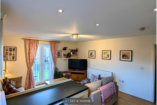 1-bed flat on Flat, Hadley House Armstrong Way, York, £975/mo