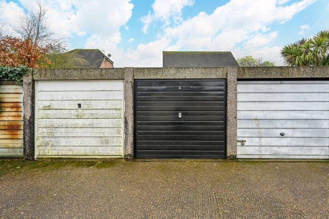 Dayspring, Guildford GU2, parking/garage for sale - 66849922 ...