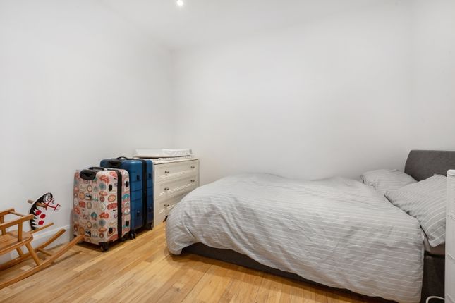 Flat to rent in London Road, Kingston Upon Thames