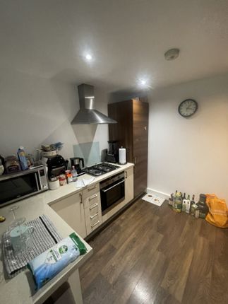 16, Louisa Oakes Close, London photo 3
