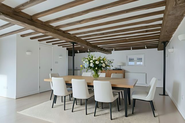 22 Cherry Tree Court, Diss photo 3