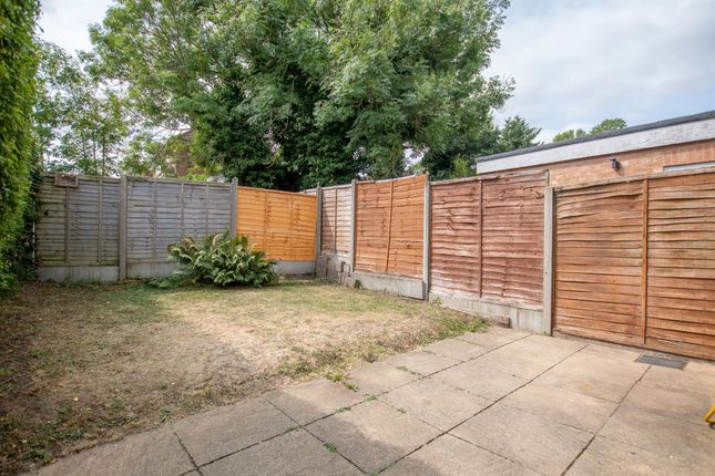9a Vernon Way, Guildford photo 2