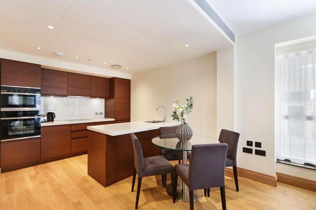 Flat to rent in John Islip Street, Westminster, Central London