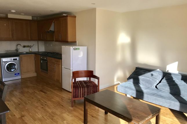 Flat 15, Punam Apartments 40a, Northwood photo 3