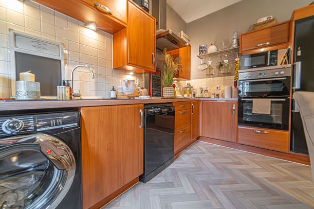 30 Sarno Square, Abergavenny photo 4