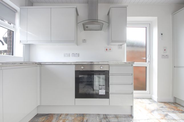 1 Woodberry Grove, BEXLEY photo 4