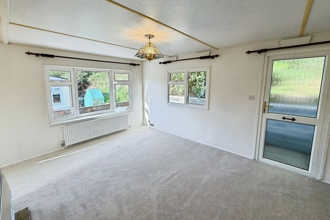 24, Woodland Park, Swansea photo 2