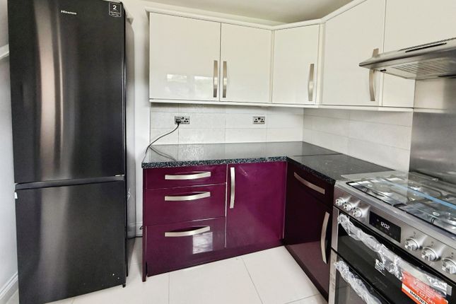 2, Galloway Close, Broxbourne photo 5