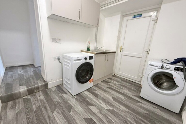 113, Crewe photo 5