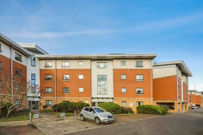 Flat for sale in West Cotton Close, Northampton
