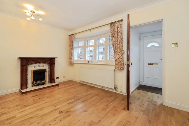 8, Roxby Gardens, Wolverhampton photo 2