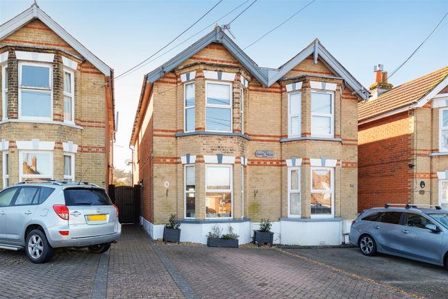35, Church Road, Gurnard photo 2
