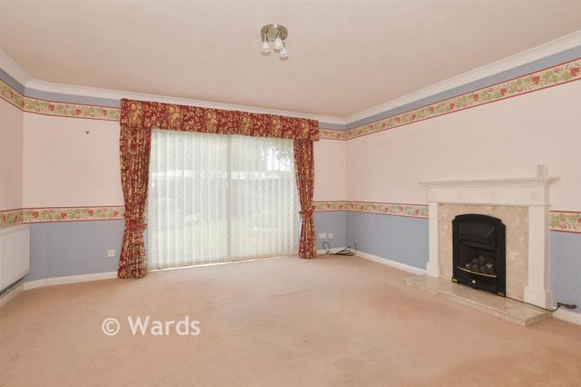 21, Broomfields, Longfield photo 4