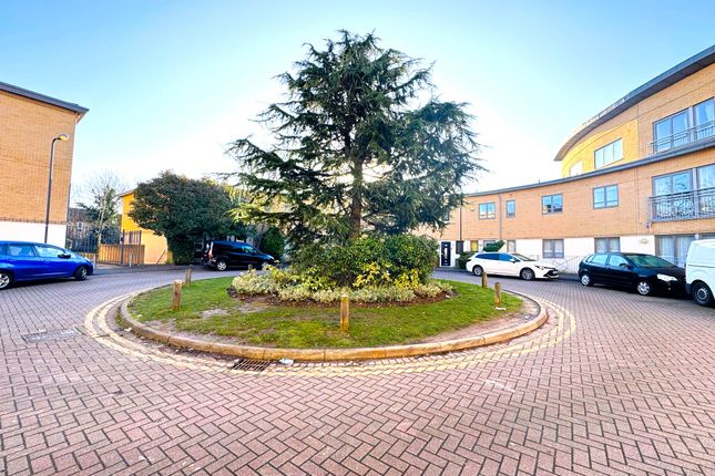 1-bed flat on Robert House, Sovereign Place, Harrow, £309,000