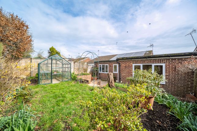 21 Grange Close, Fyfield, Andover photo 2