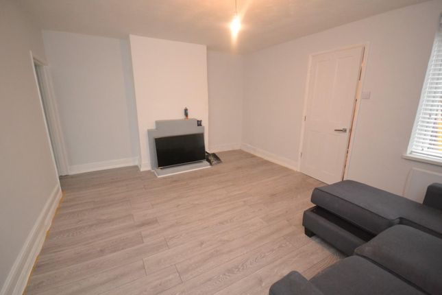 16b, Kentwood Hill, Reading photo 5