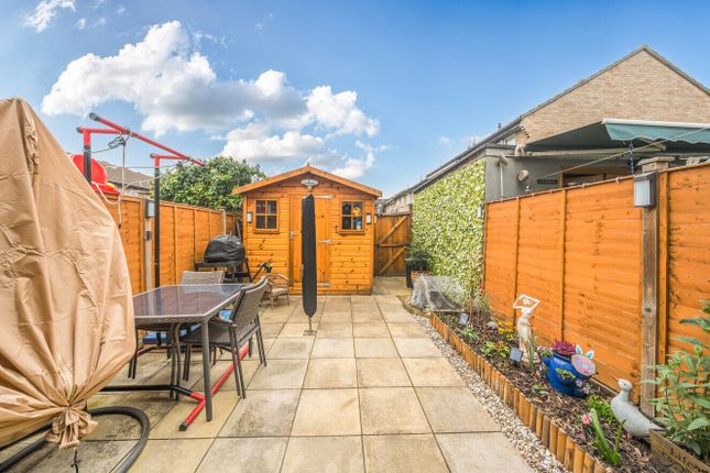 34, Firs Close, Mitcham photo 4