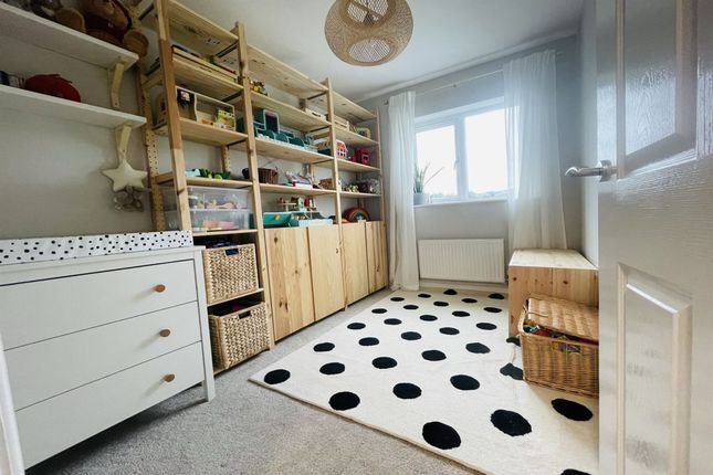 8 Cotton Close, High Peak photo 4