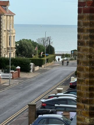 16,Flat 5, Granville Road, Broadstairs photo 2